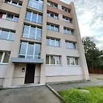 Sunny Apartment Between Airport And City With 3 Bedrooms
